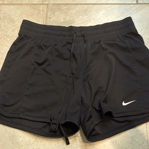 Black Nike shorts size small